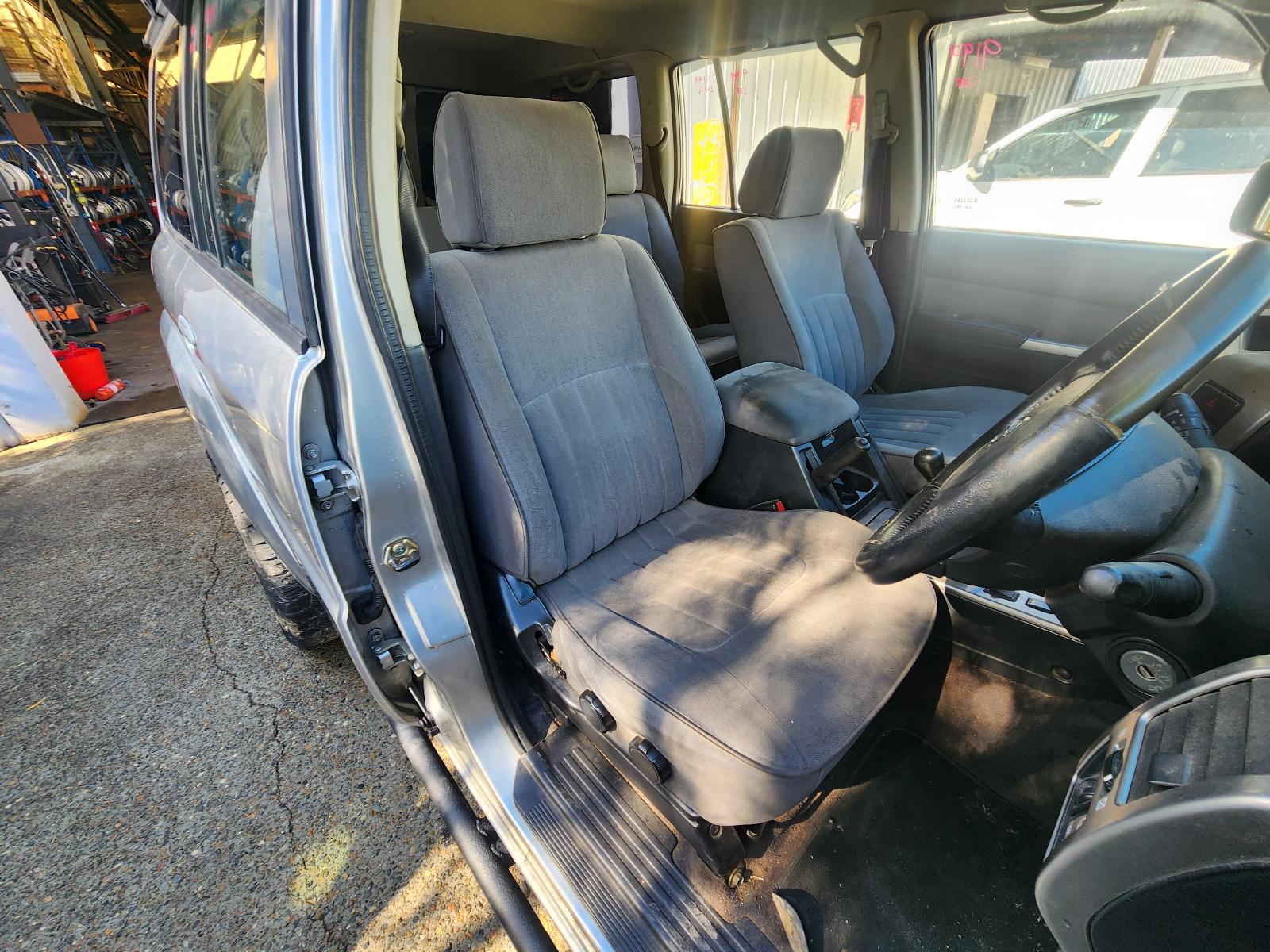 View Nissan Patrol 2005 4 Door Station Wagon