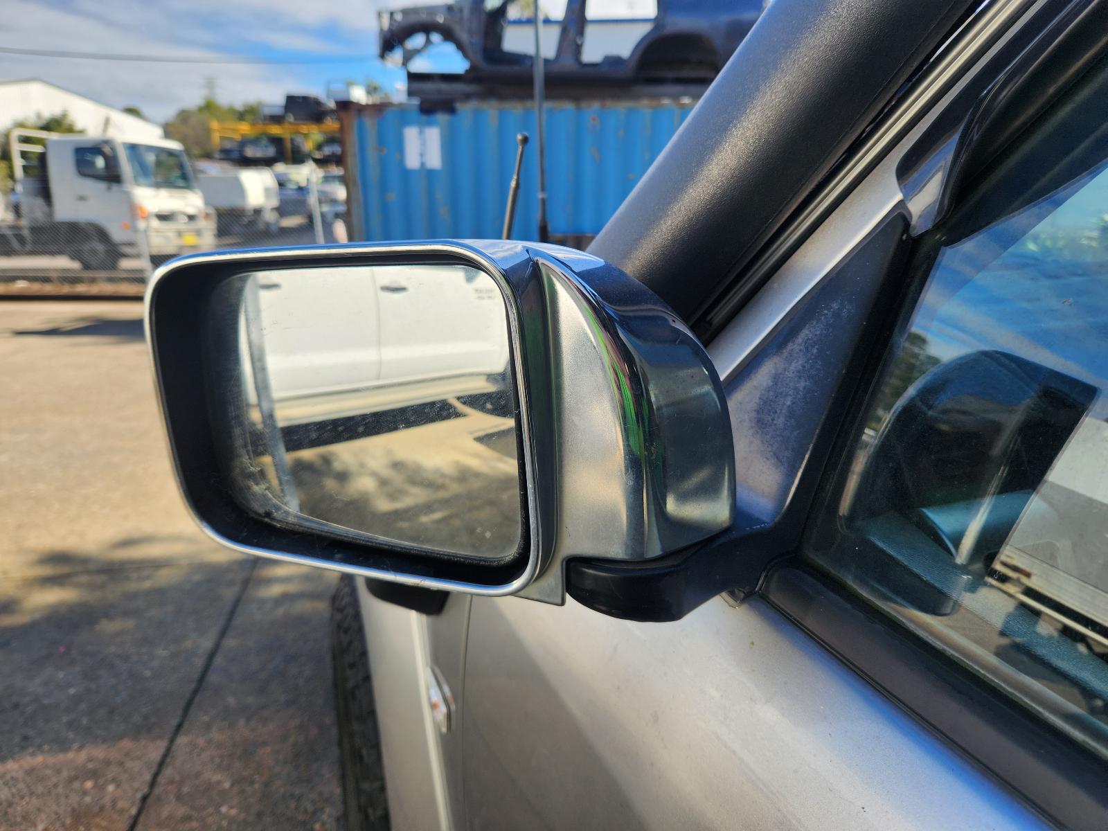 View Nissan Patrol 2005 4 Door Station Wagon