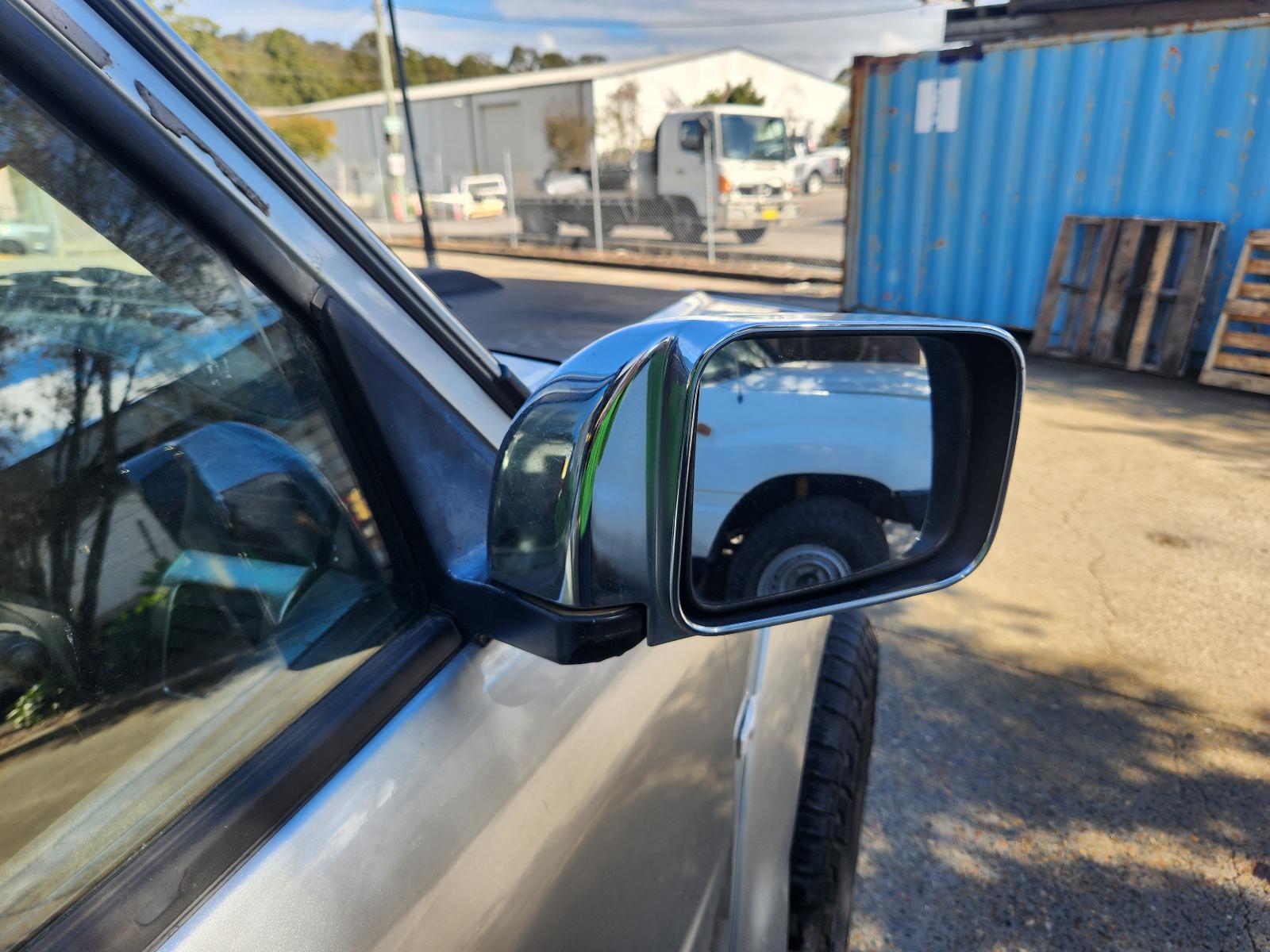View Nissan Patrol 2005 4 Door Station Wagon