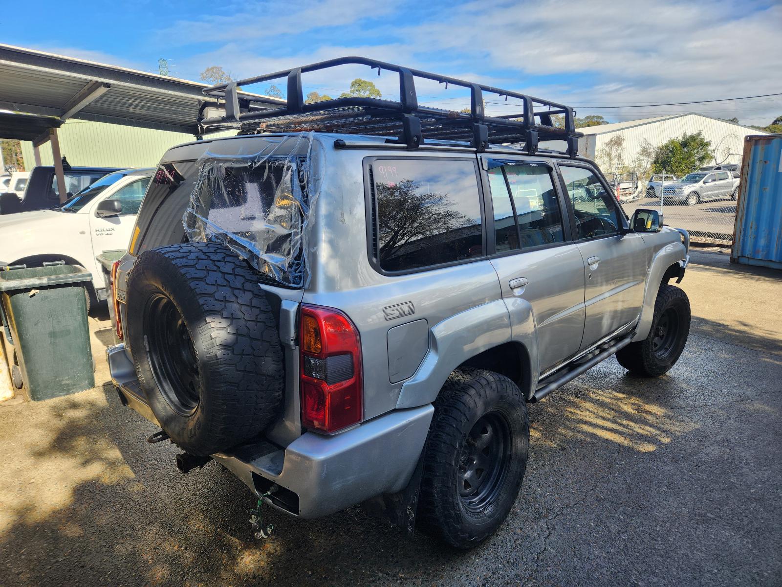 View Nissan Patrol 2005 4 Door Station Wagon