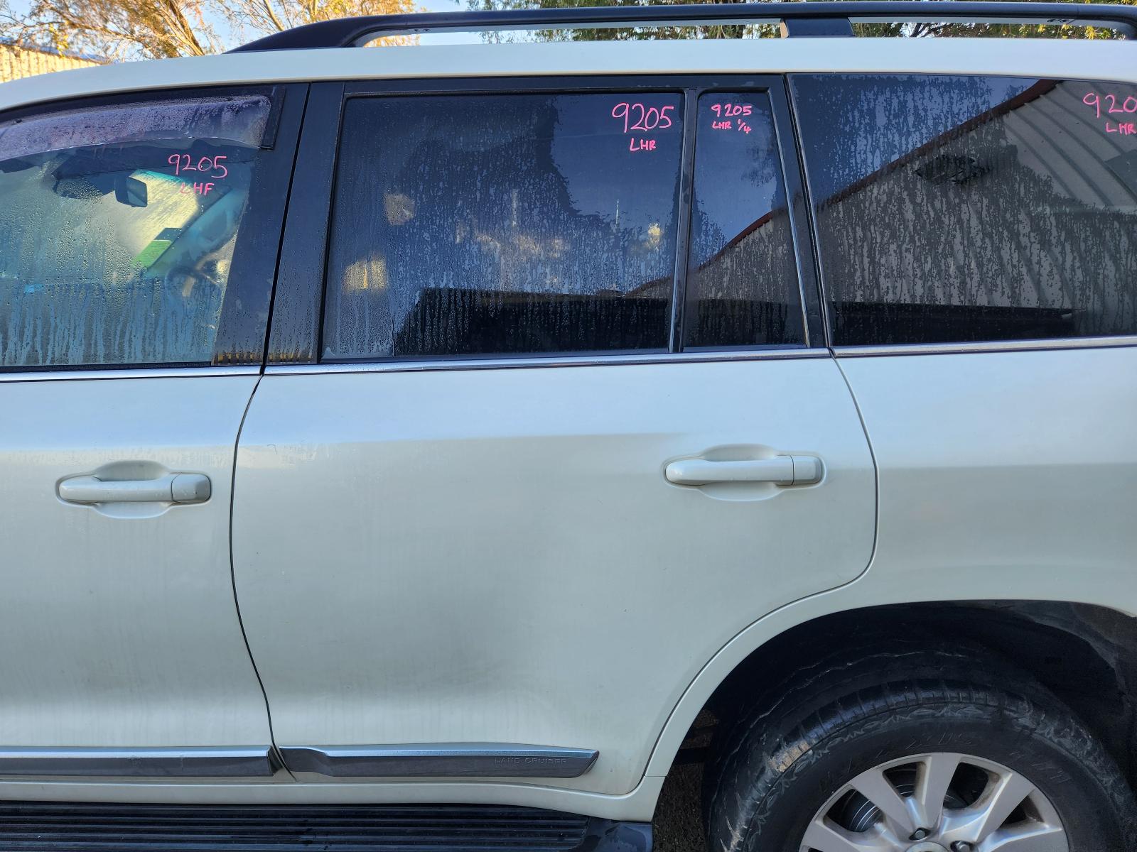 View Toyota Landcruiser 2015 4 Door Station Wagon