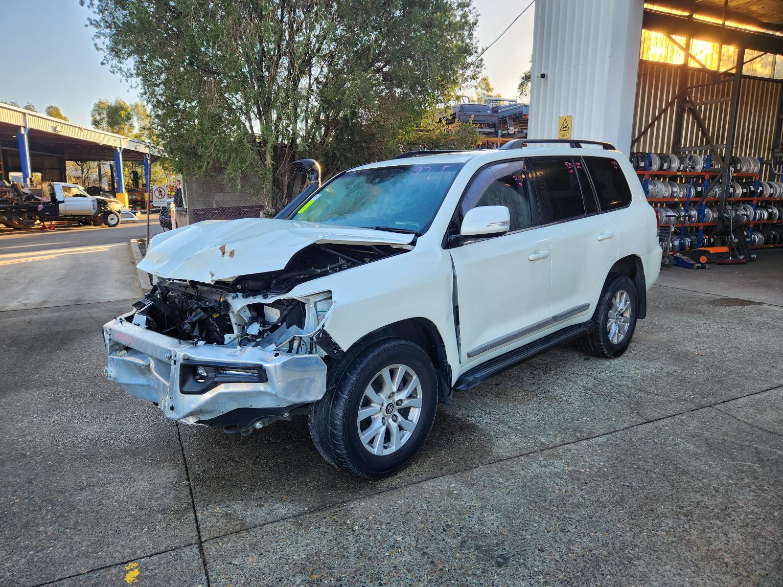 View Toyota Landcruiser 2015 4 Door Station Wagon
