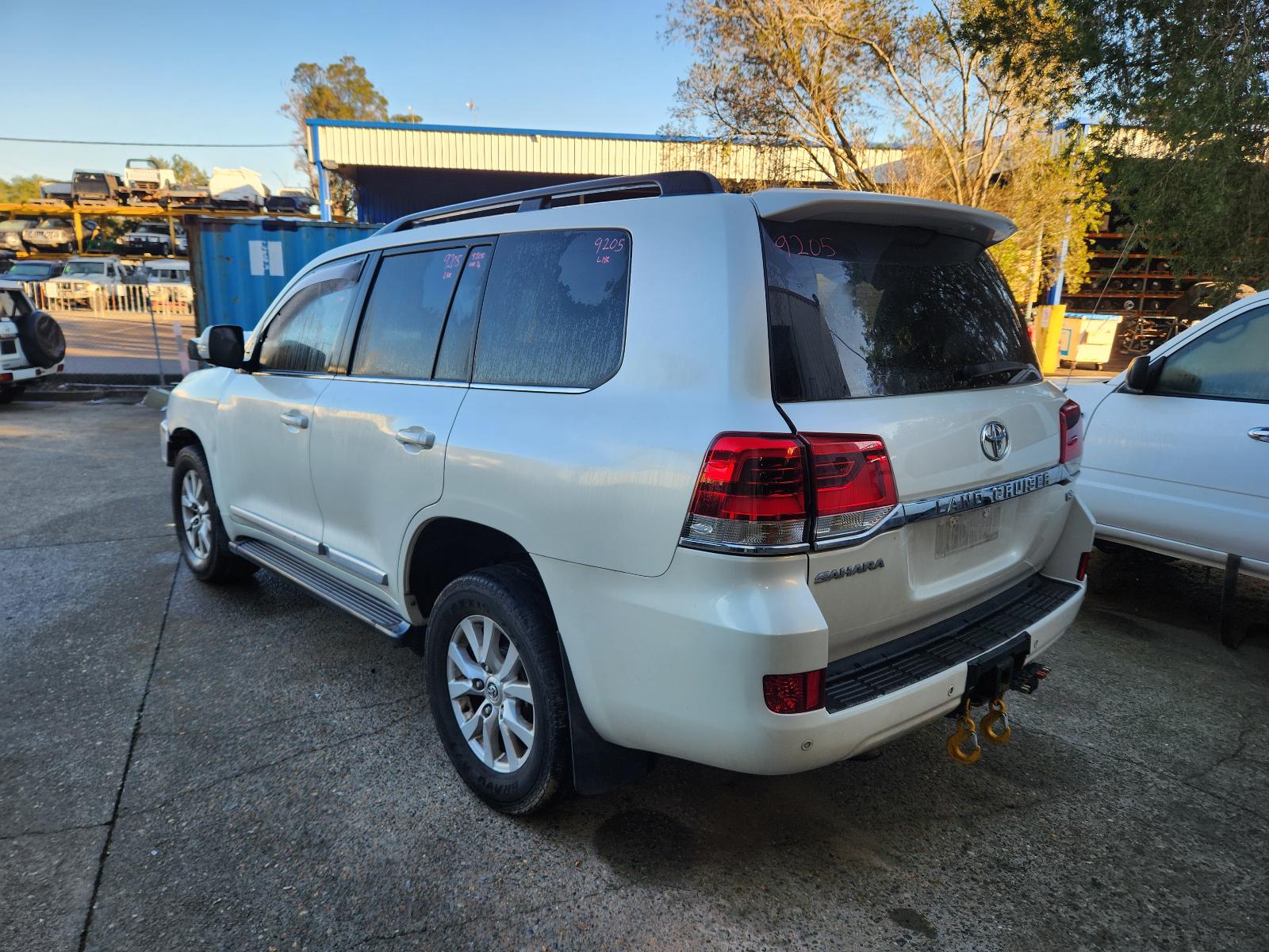 View Toyota Landcruiser 2015 4 Door Station Wagon
