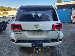 View Toyota Landcruiser 2015 4 Door Station Wagon
