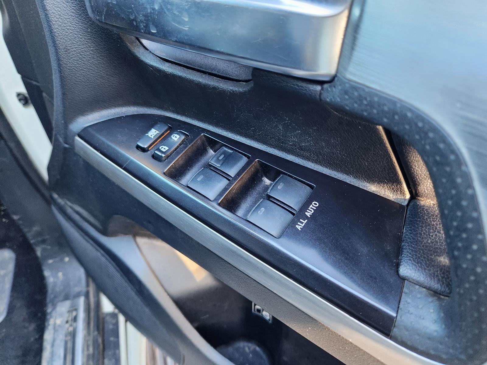 View Toyota Landcruiser 2015 4 Door Station Wagon