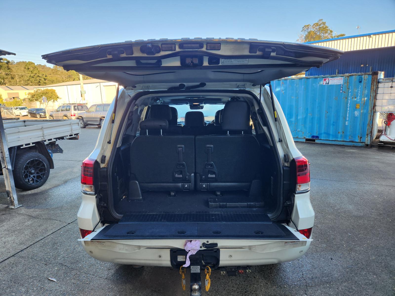 View Toyota Landcruiser 2015 4 Door Station Wagon