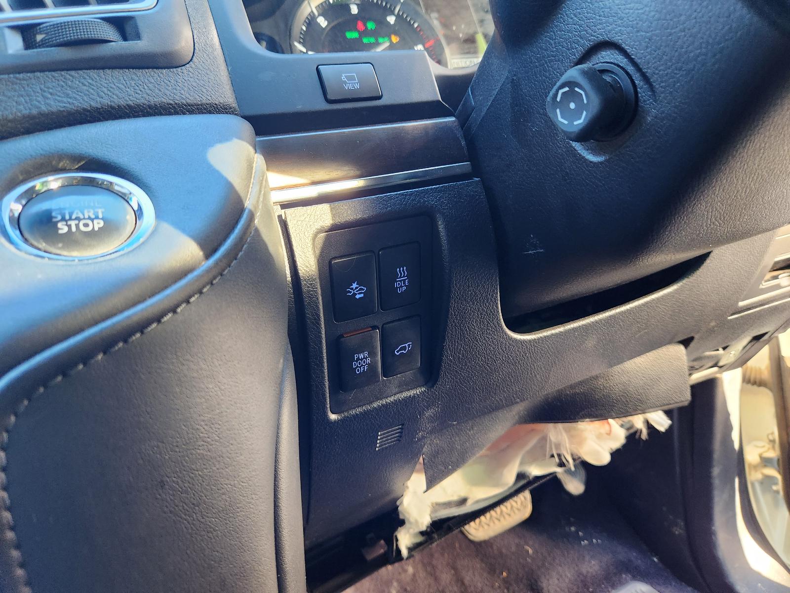View Toyota Landcruiser 2015 4 Door Station Wagon