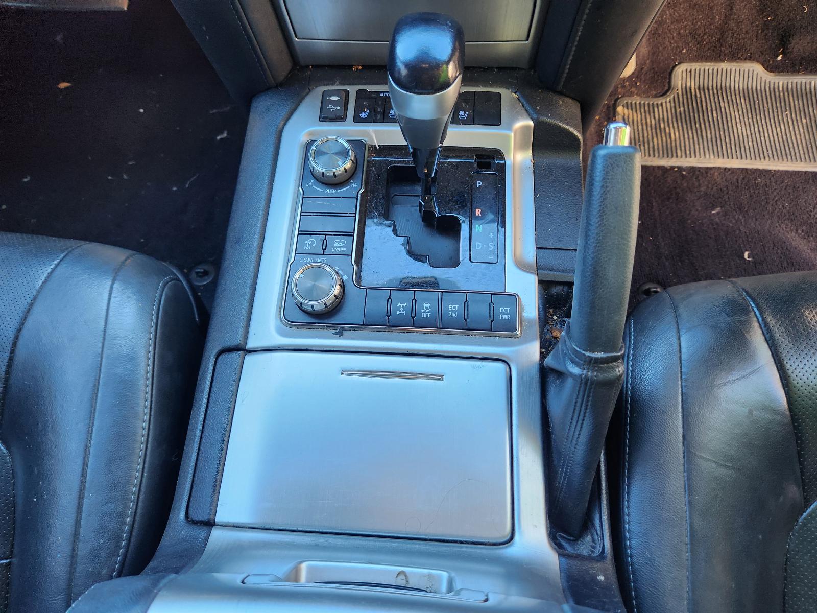 View Toyota Landcruiser 2015 4 Door Station Wagon