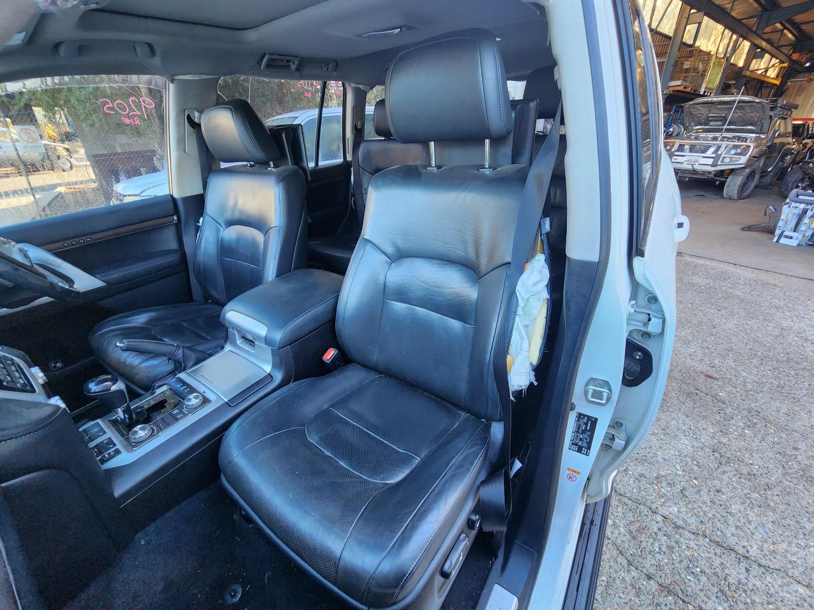 View Toyota Landcruiser 2015 4 Door Station Wagon