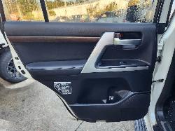 View Toyota Landcruiser 2015 4 Door Station Wagon