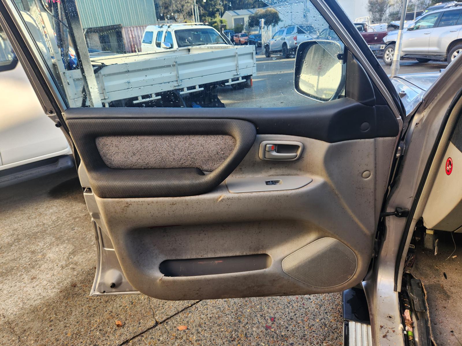 Toyota Landcruiser 2006 4 Door Station Wagon View Toyota Landcruiser 2006 4 Door Station Wagon
