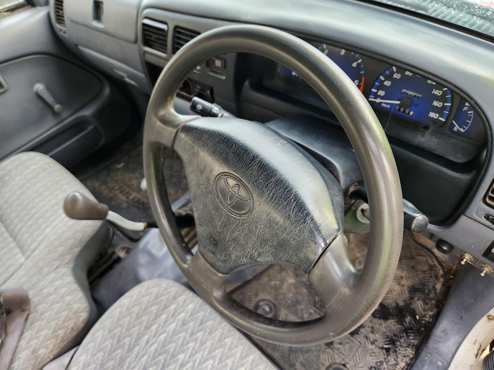 Toyota Hilux 2004 2 Door Pickup View Toyota Hilux 2004 2 Door Pickup