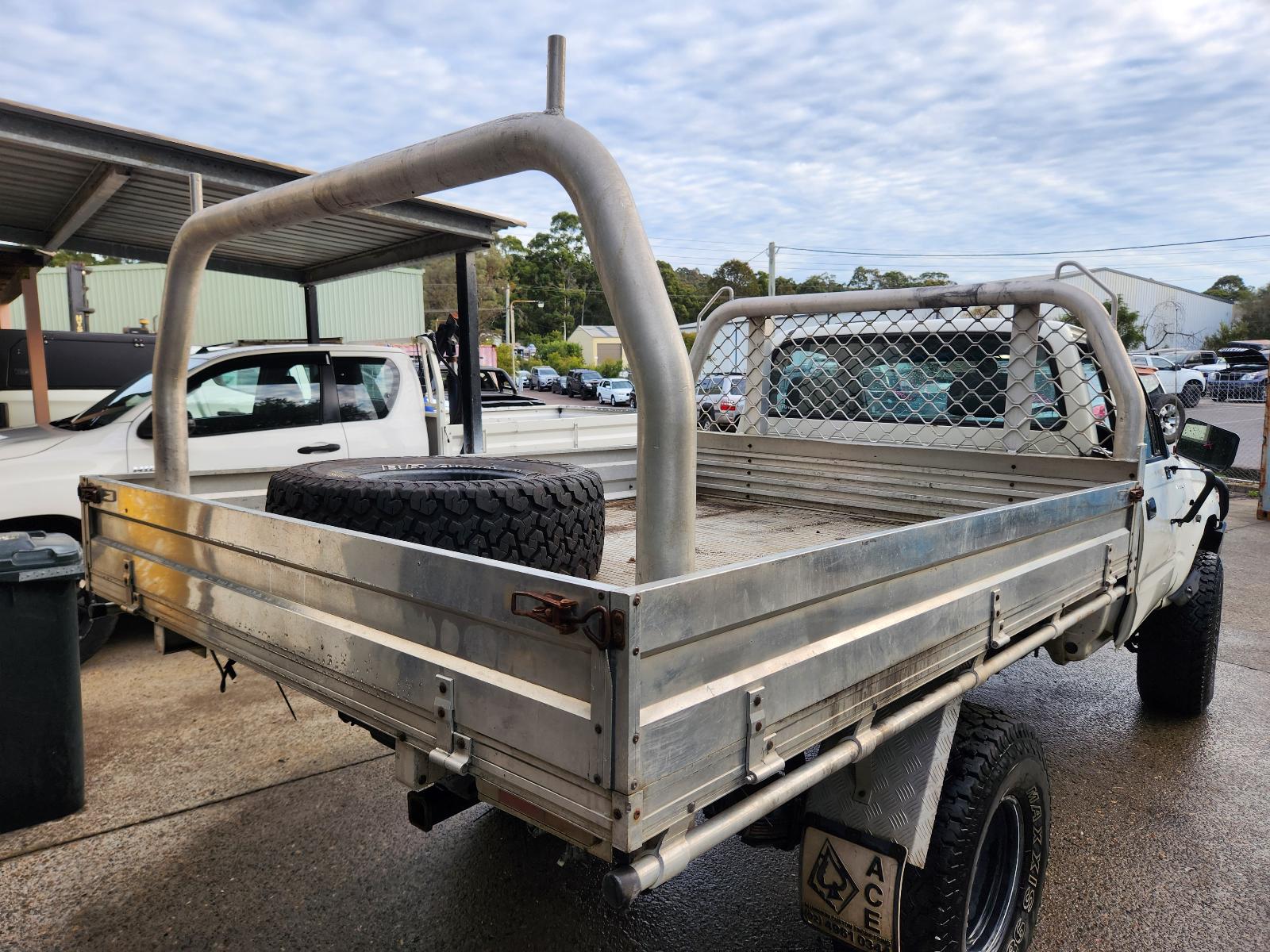 Toyota Hilux 2004 2 Door Pickup View Toyota Hilux 2004 2 Door Pickup