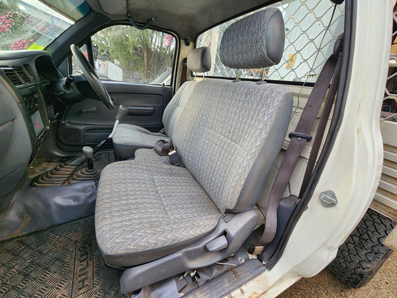 Toyota Hilux 2004 2 Door Pickup View Toyota Hilux 2004 2 Door Pickup