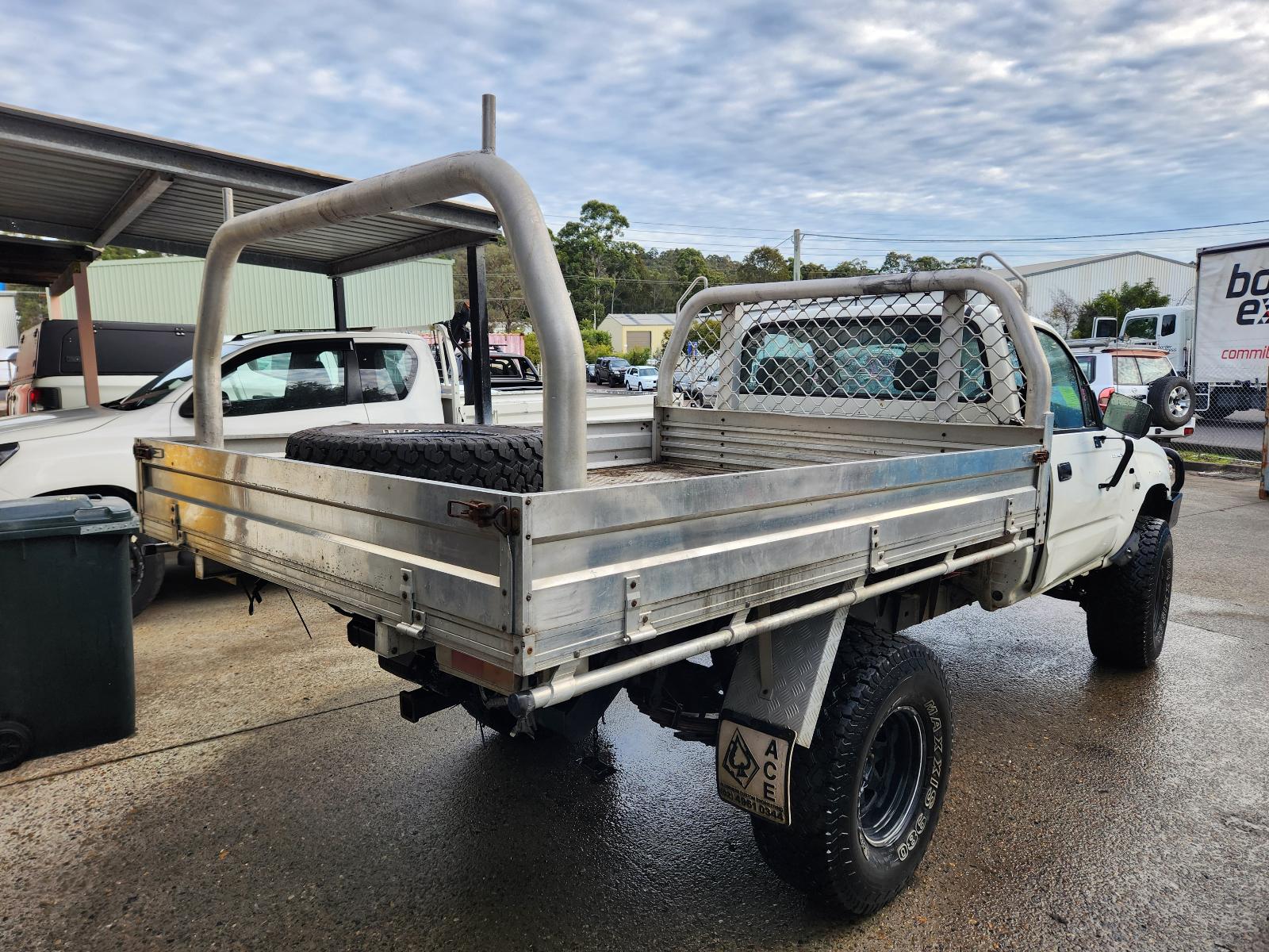 Toyota Hilux 2004 2 Door Pickup View Toyota Hilux 2004 2 Door Pickup
