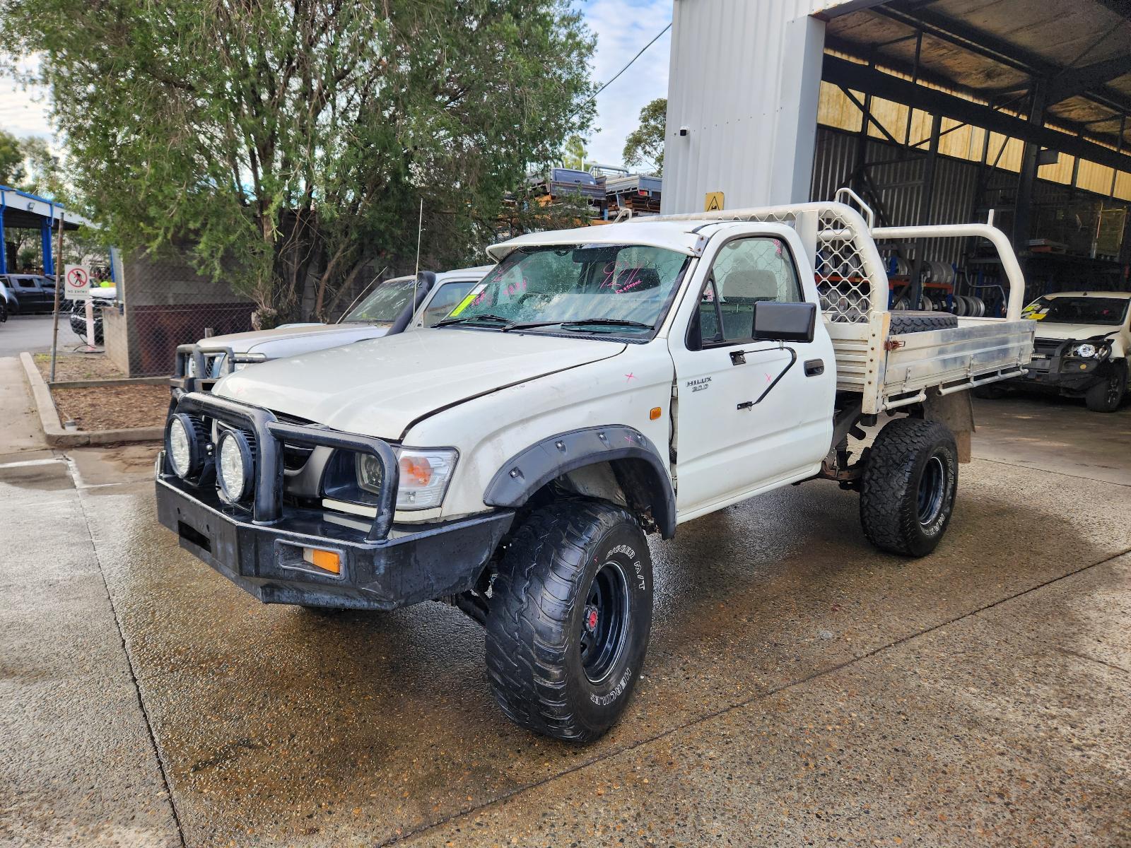 Toyota Hilux 2004 2 Door Pickup View Toyota Hilux 2004 2 Door Pickup