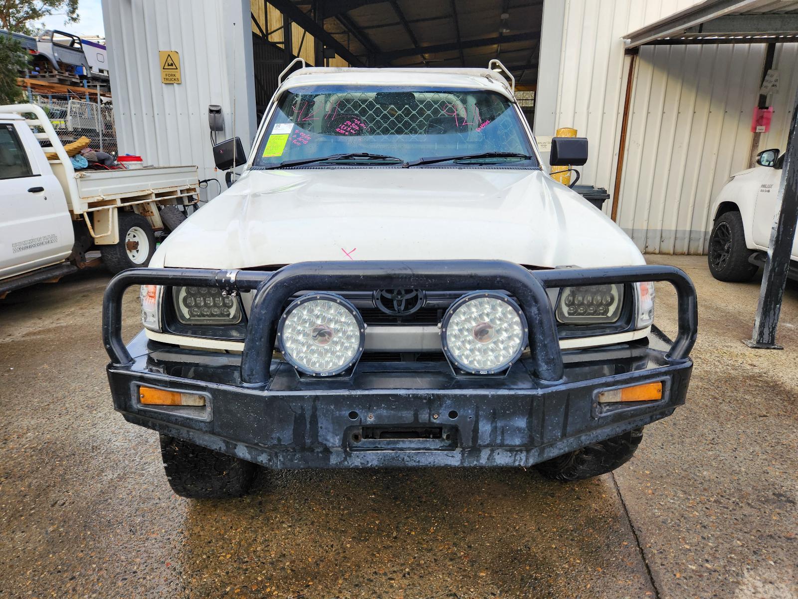 Toyota Hilux 2004 2 Door Pickup View Toyota Hilux 2004 2 Door Pickup