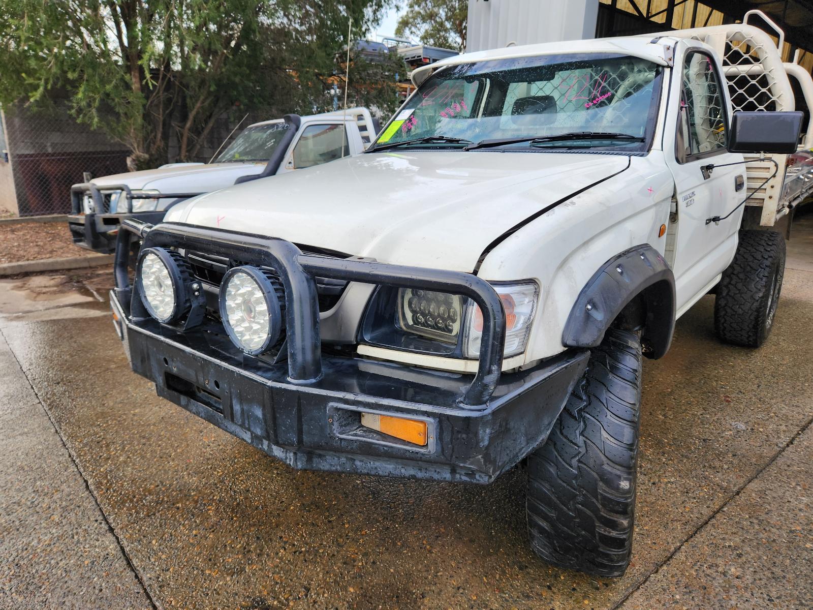 Toyota Hilux 2004 2 Door Pickup View Toyota Hilux 2004 2 Door Pickup
