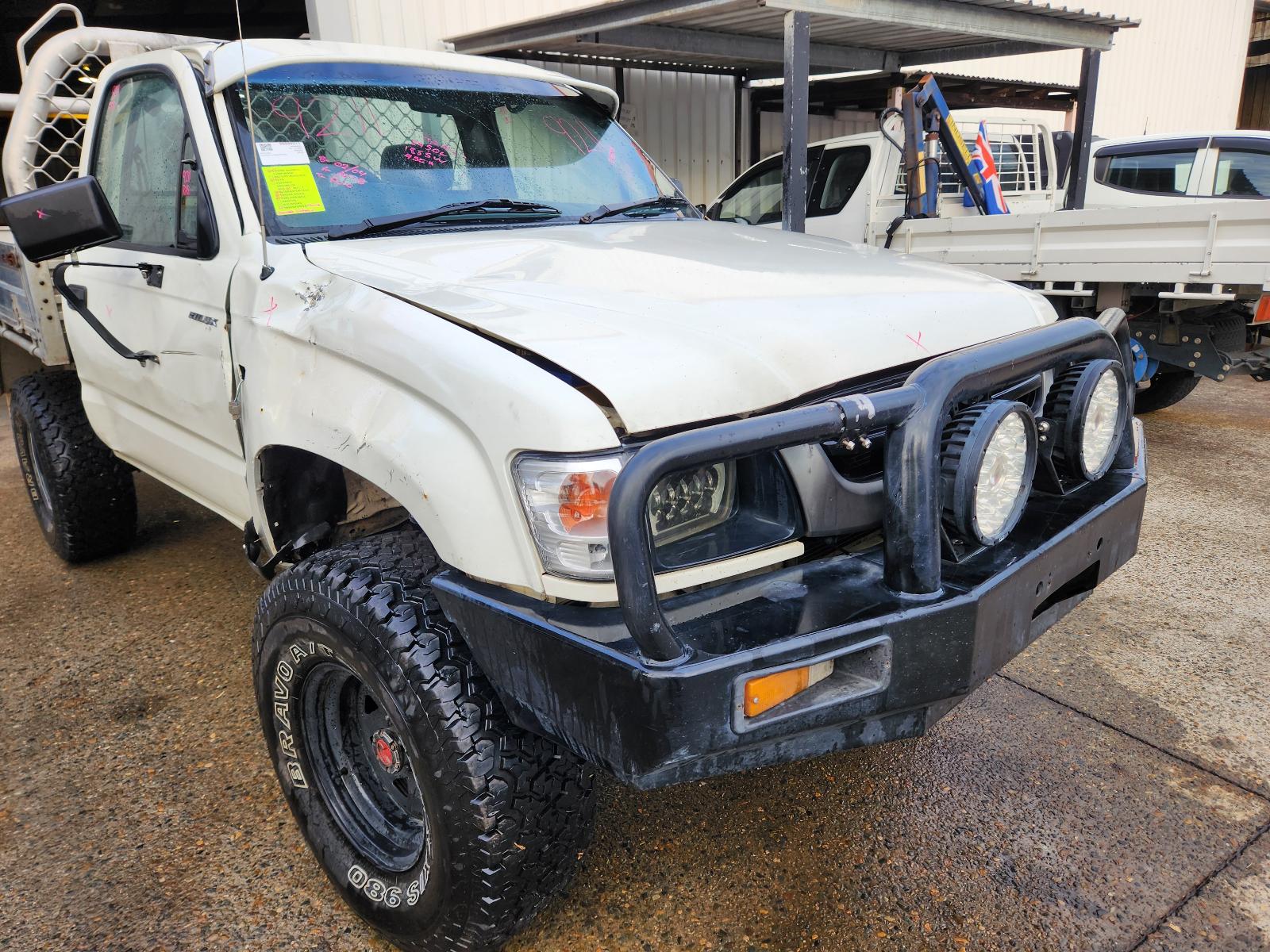 Toyota Hilux 2004 2 Door Pickup View Toyota Hilux 2004 2 Door Pickup