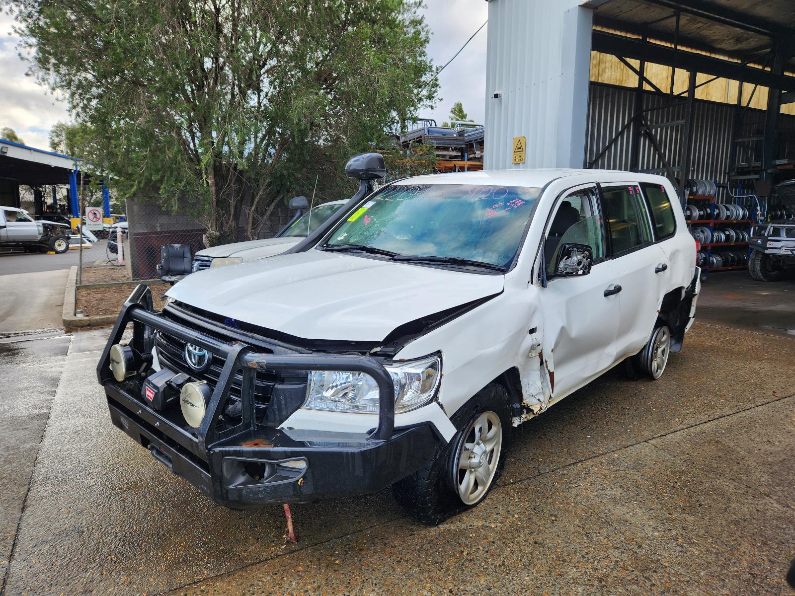 Image for a Toyota Landcruiser 2021 4 Door Station Wagon