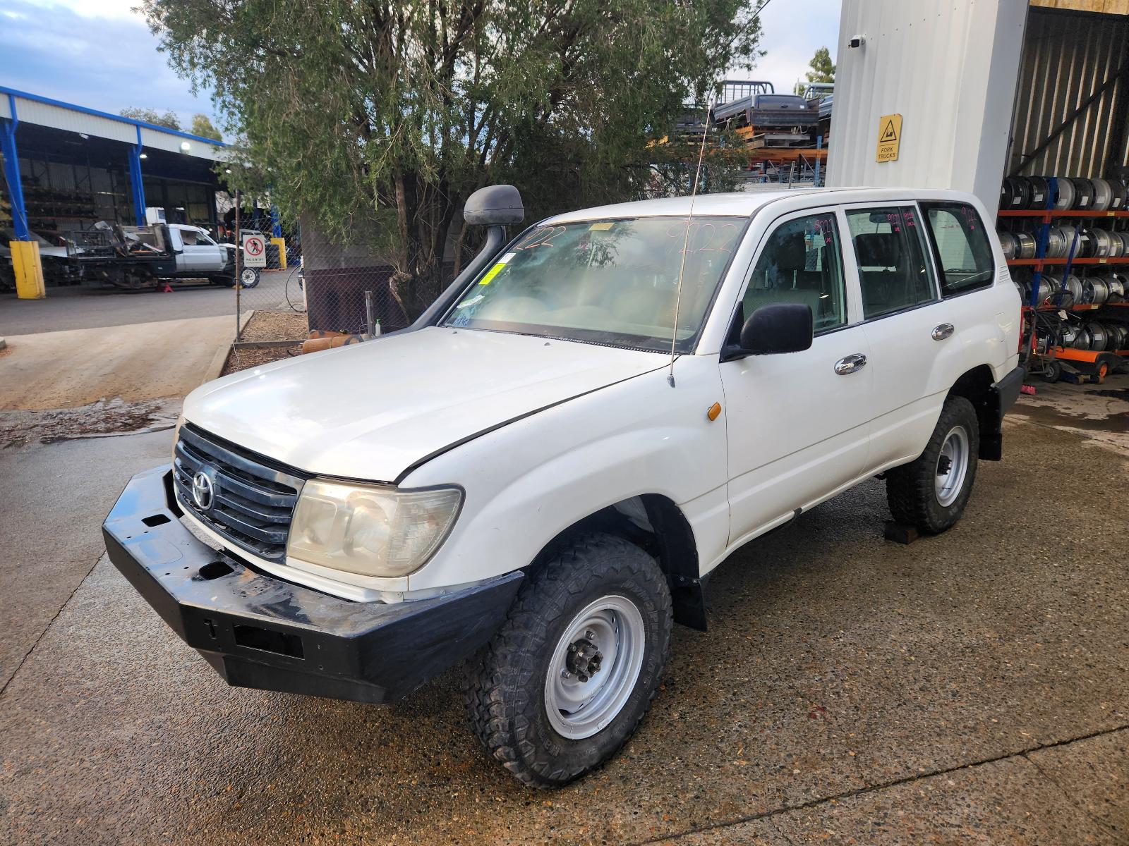 Image for a Toyota Landcruiser 2006 4 Door Station Wagon
