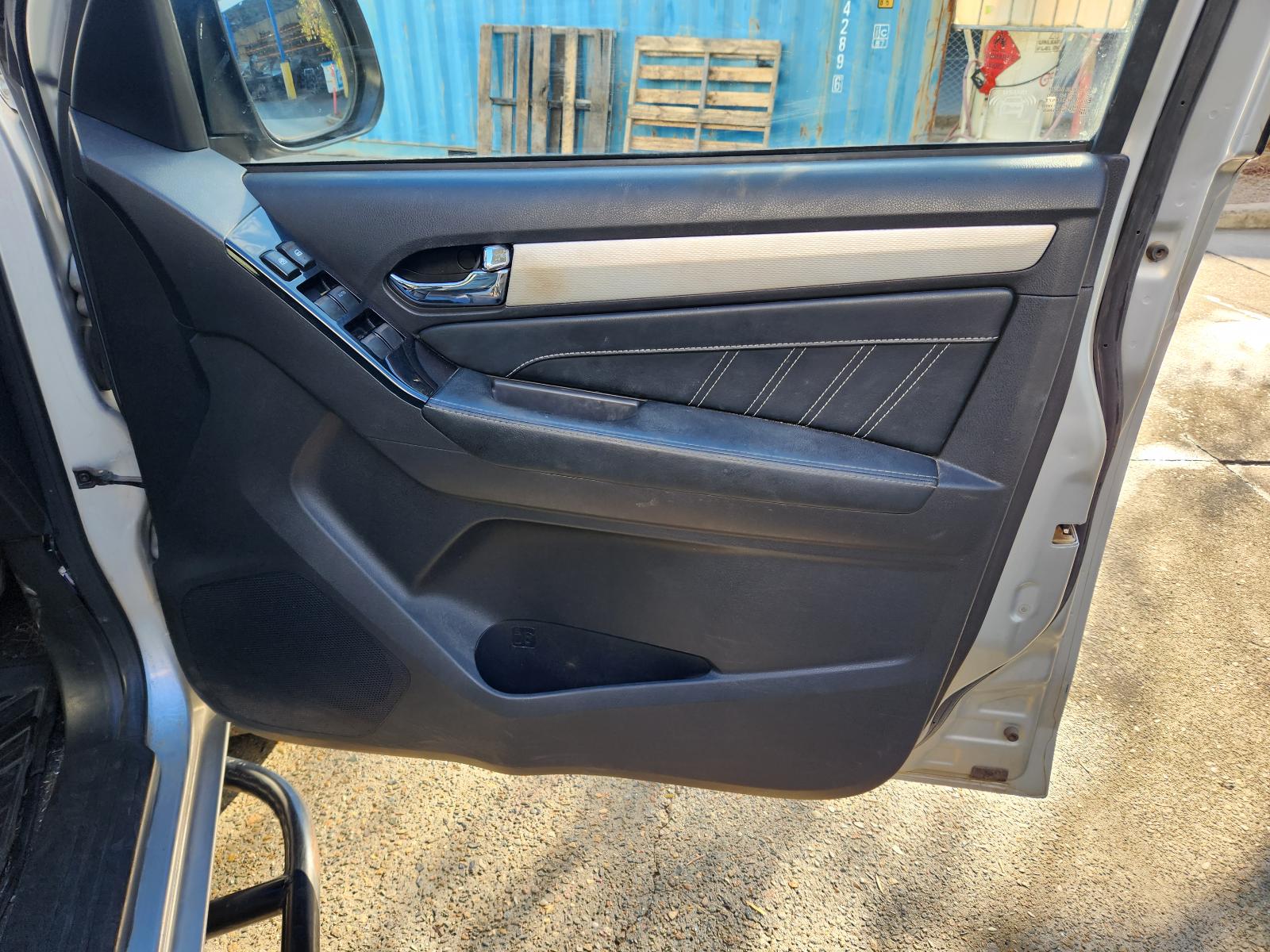 View Isuzu Mu-x 2017 4 Door Station Wagon