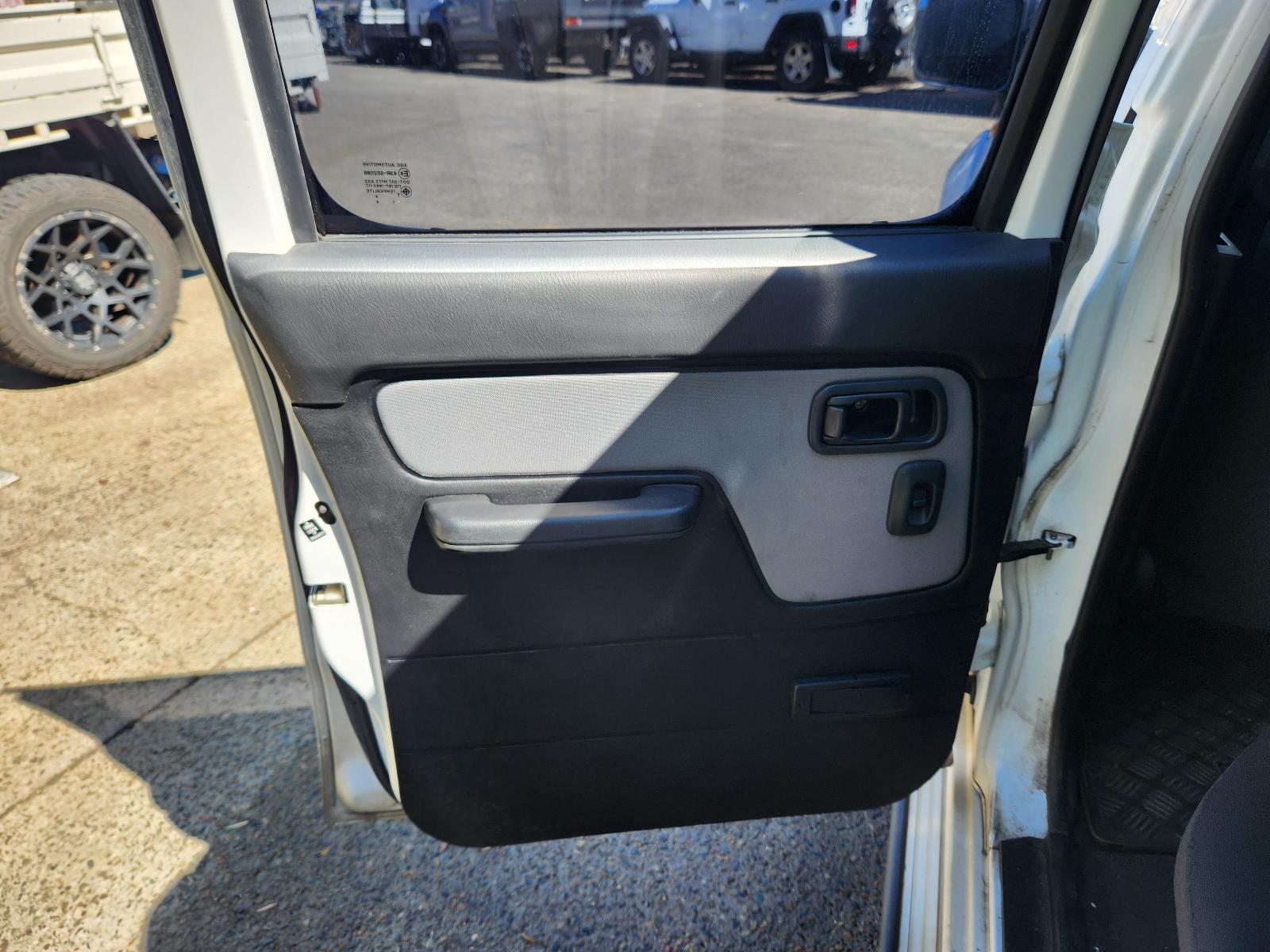 Nissan Navara 2014 4 Door Utility View Nissan Navara 2014 4 Door Utility