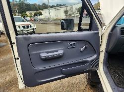 View Toyota Hilux 2000 2 Door Pickup