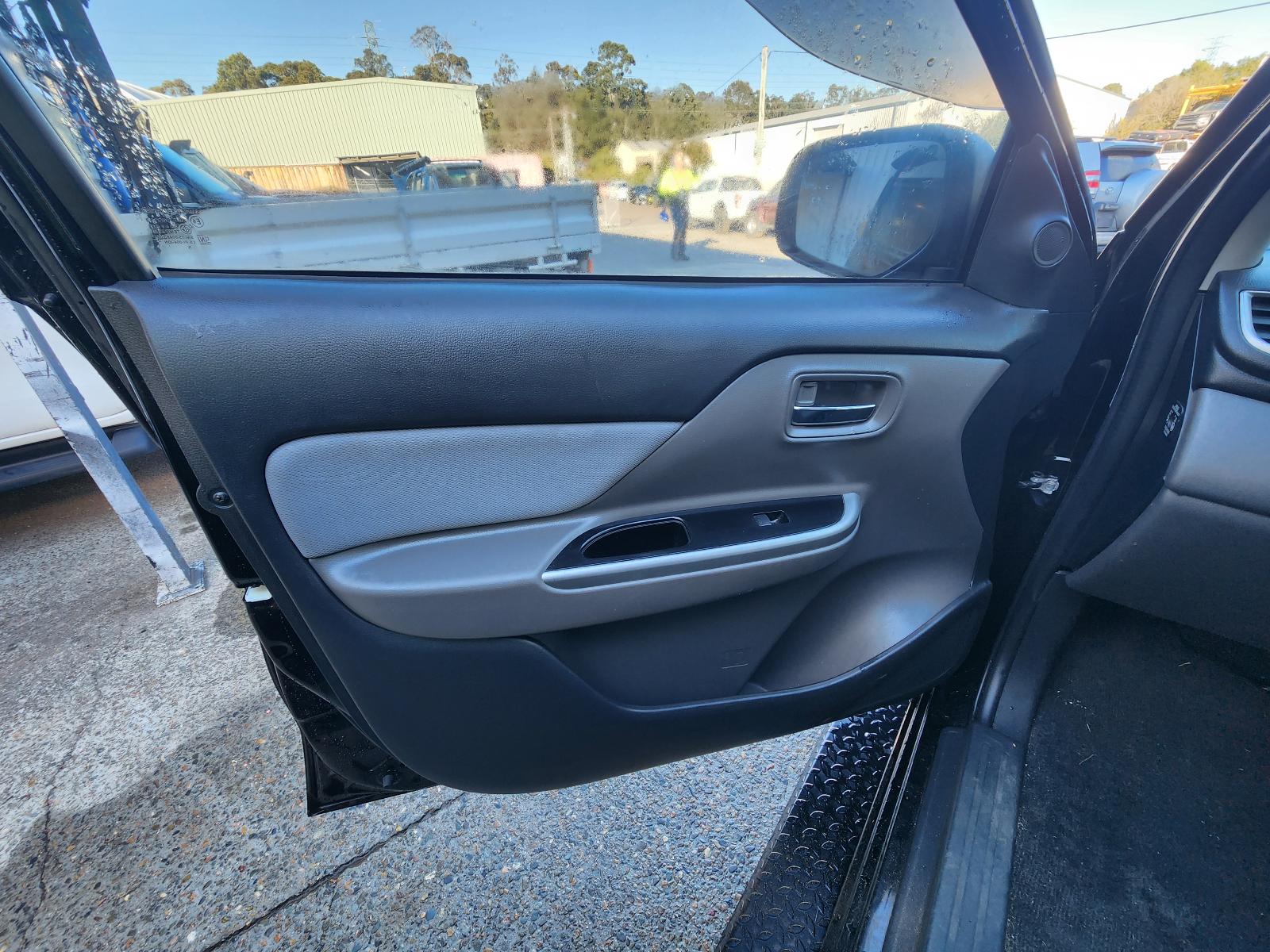 Mitsubishi Triton 2016 4 Door Utility View Mitsubishi Triton 2016 4 Door Utility