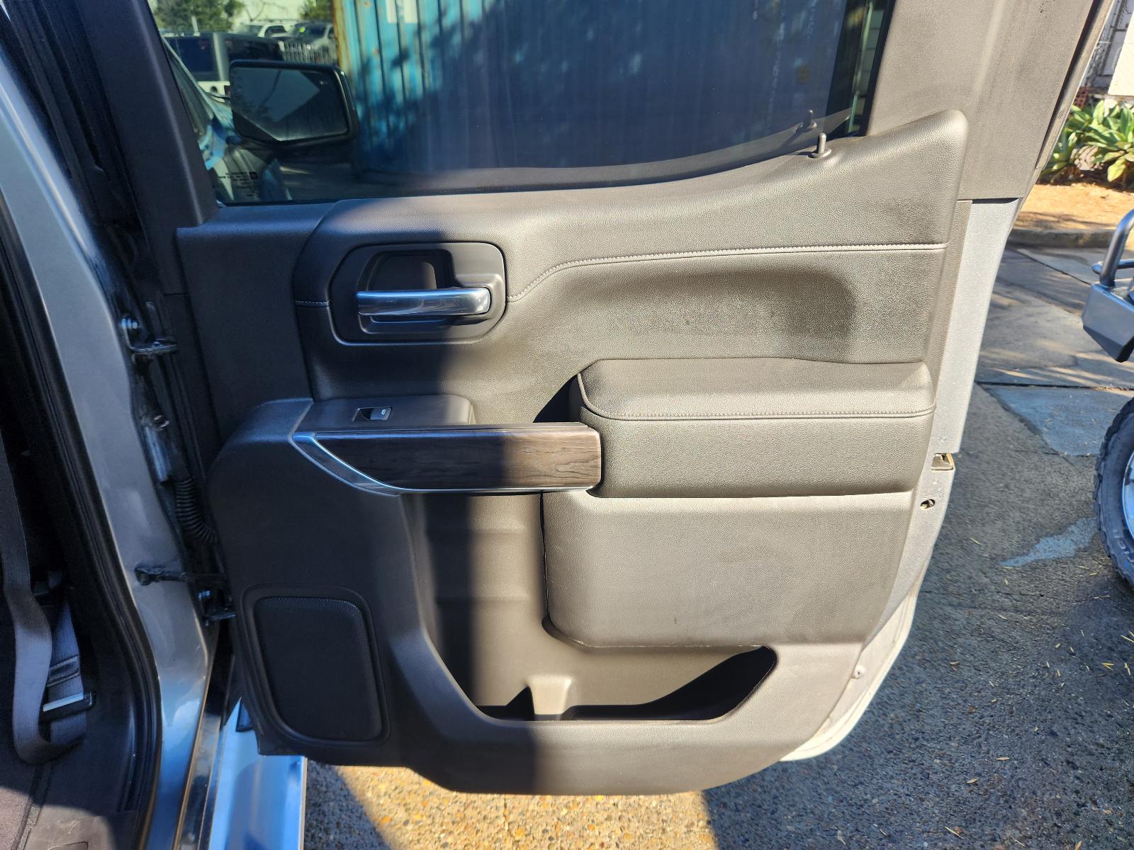 Chevrolet Silverado 2021 4 Door Utility View Chevrolet Silverado 2021 4 Door Utility