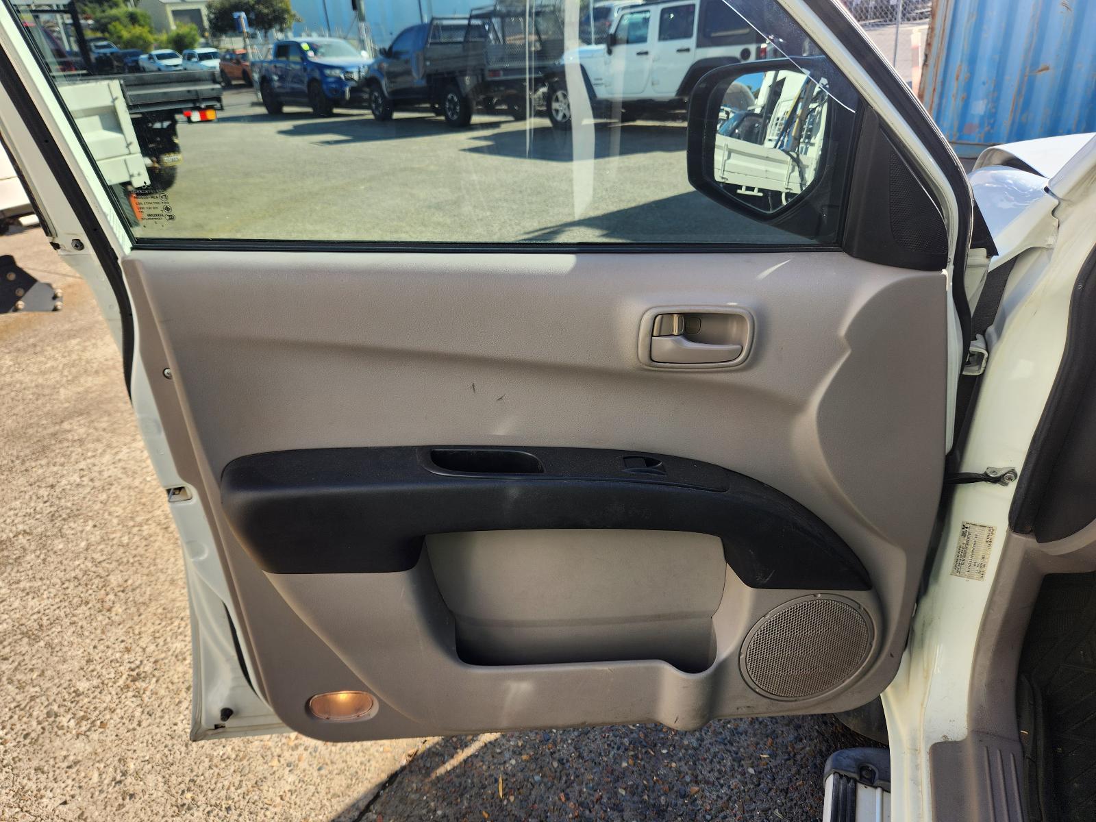 View Mitsubishi Triton 2012 4 Door Utility