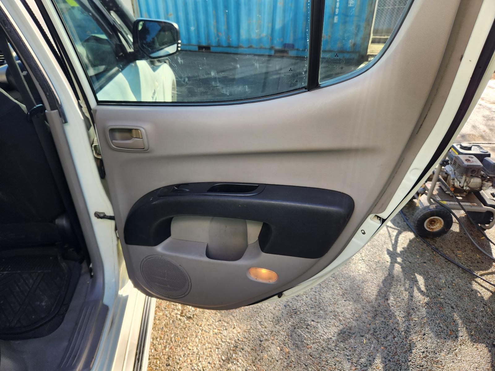 View Mitsubishi Triton 2012 4 Door Utility