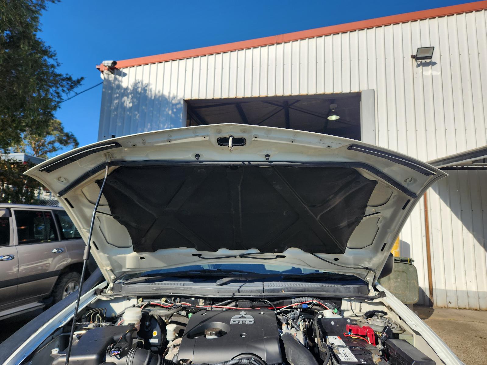 View Mitsubishi Triton 2012 4 Door Utility