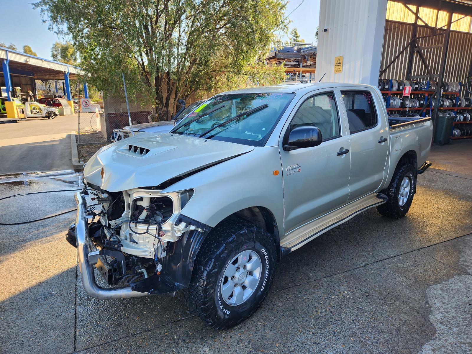 Image for a Toyota Hilux 2013 4 Door Utility