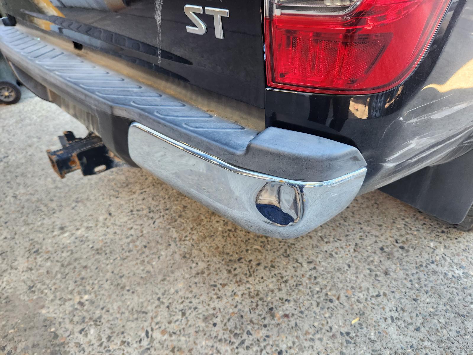 Nissan Navara 2015 4 Door Utility View Nissan Navara 2015 4 Door Utility