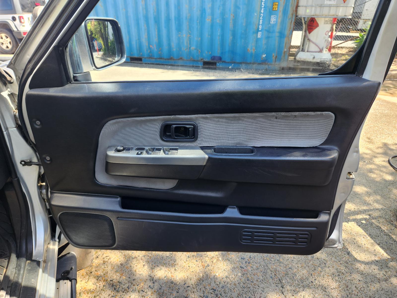 Nissan Navara 2013 4 Door Utility View Nissan Navara 2013 4 Door Utility