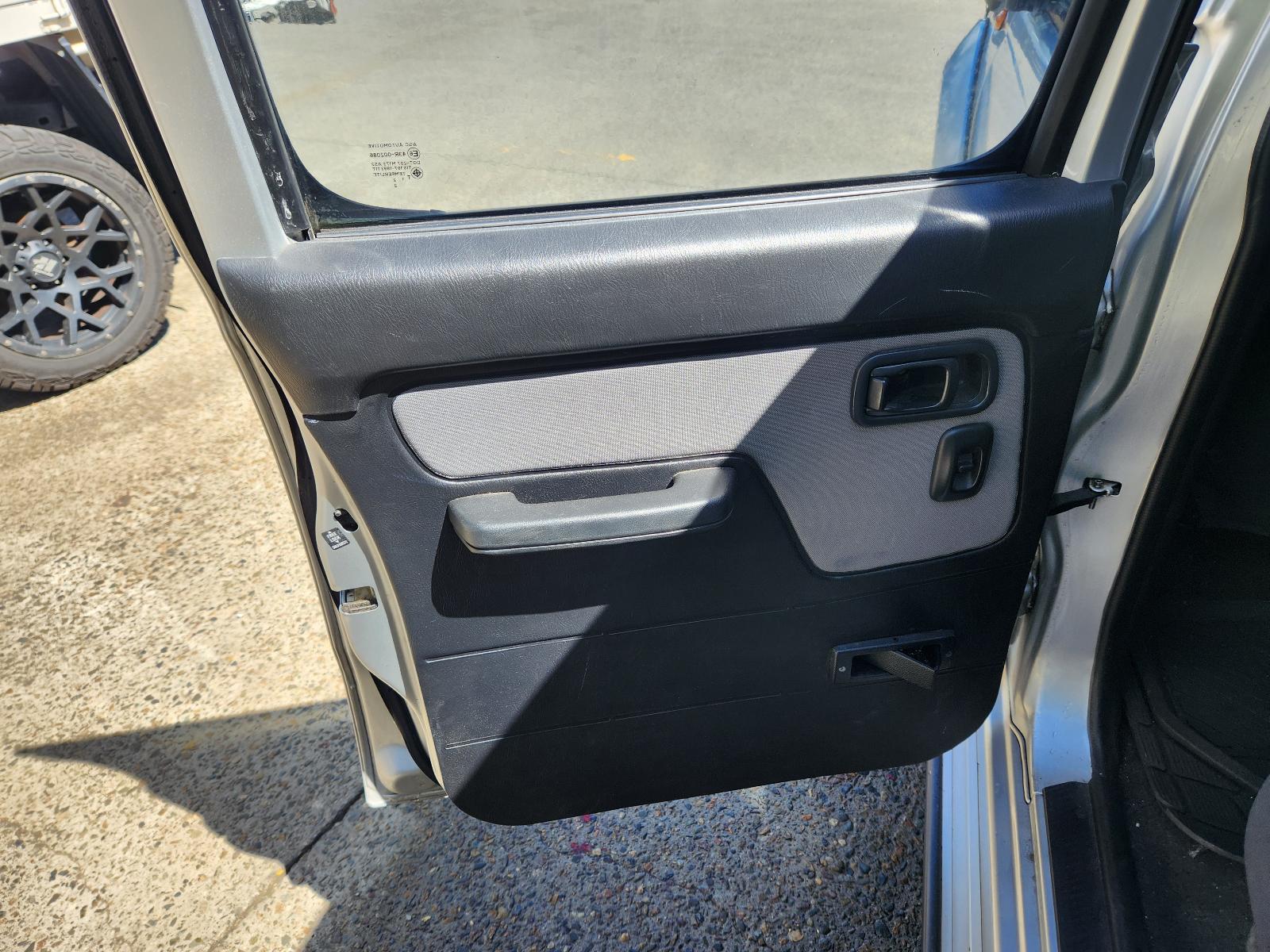 Nissan Navara 2013 4 Door Utility View Nissan Navara 2013 4 Door Utility