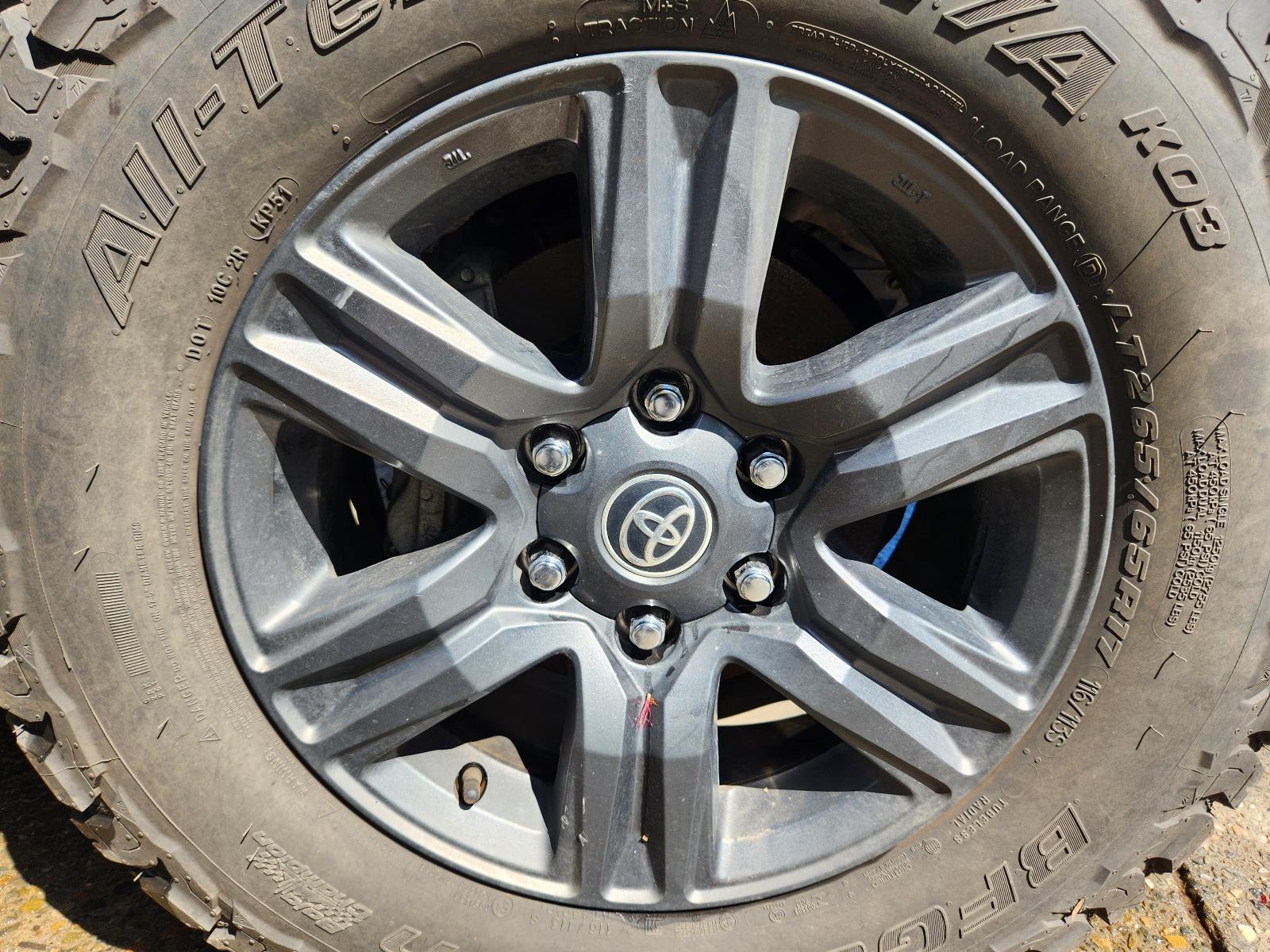 View Toyota Hilux 2025 4 Door Utility