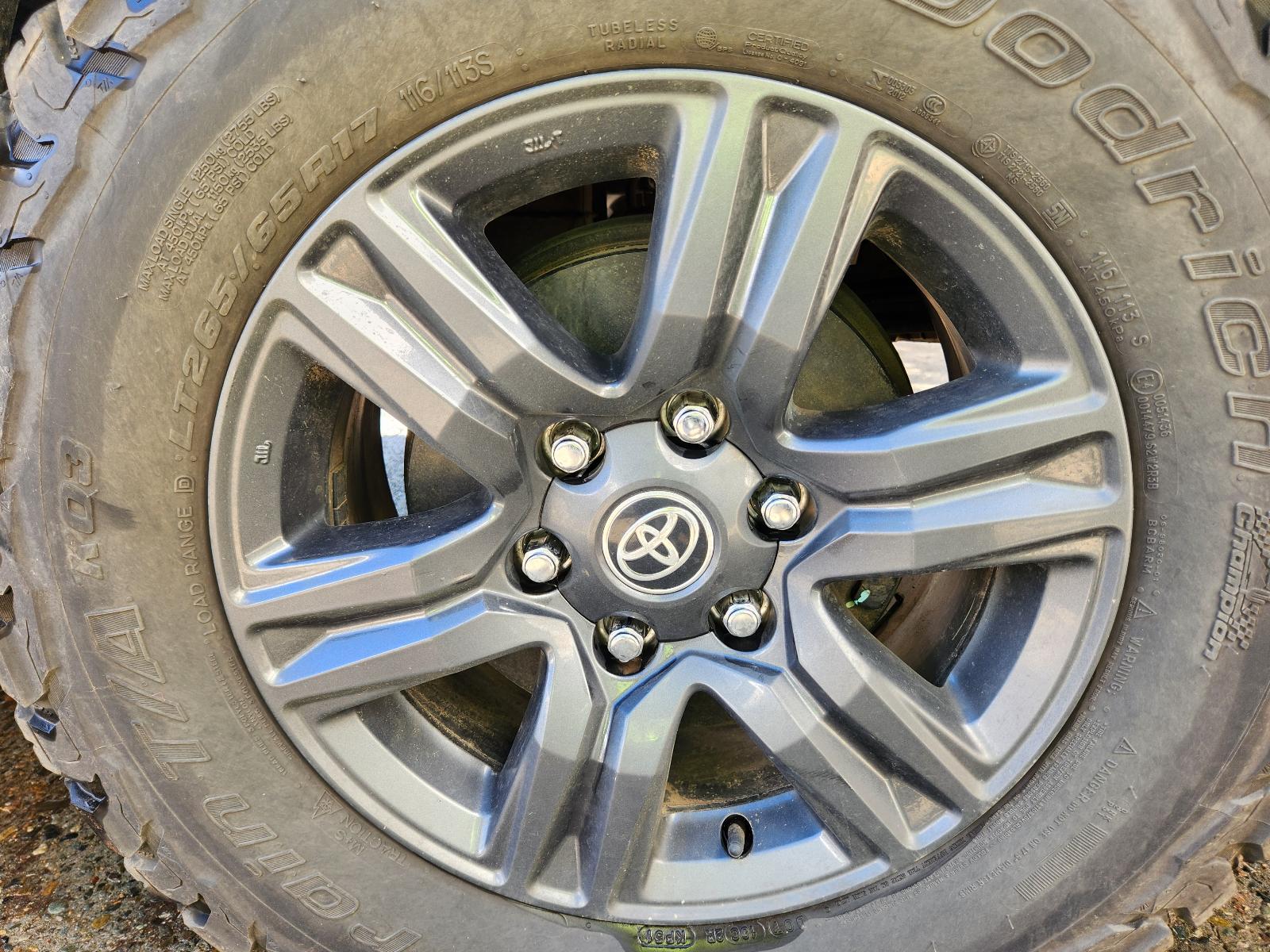 View Toyota Hilux 2025 4 Door Utility