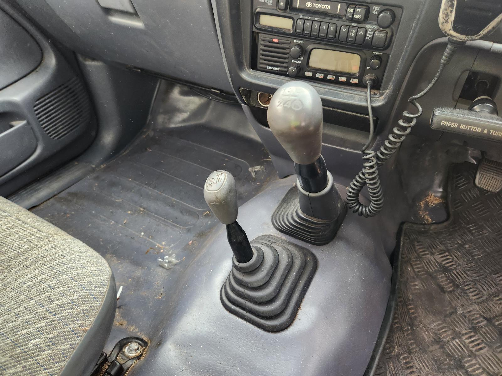 View Toyota Hilux 2000 2 Door Pickup