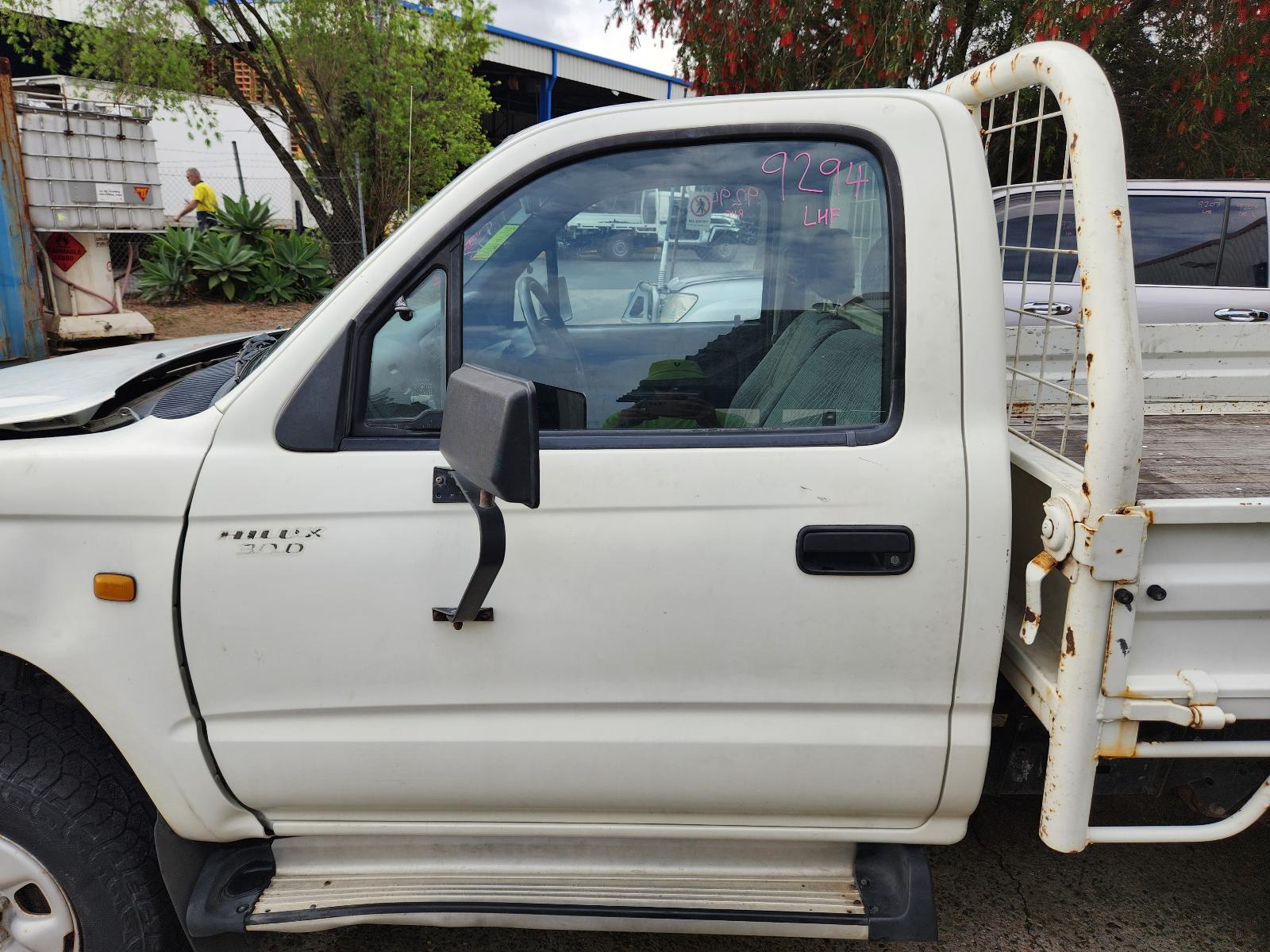 View Toyota Hilux 2000 2 Door Pickup