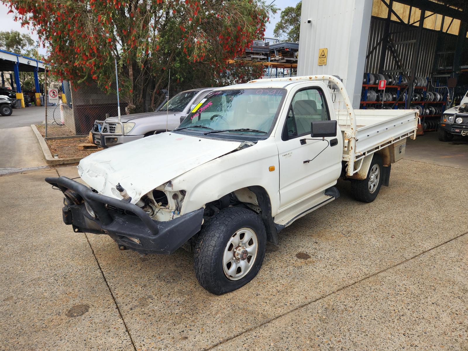 View Toyota Hilux 2000 2 Door Pickup