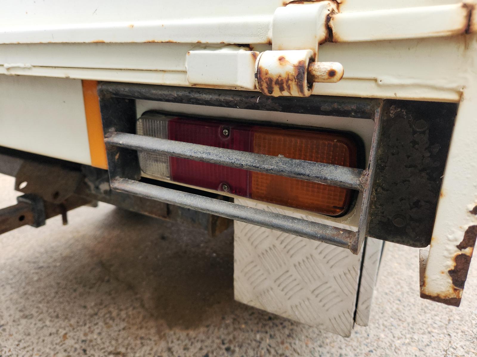 View Toyota Hilux 2000 2 Door Pickup