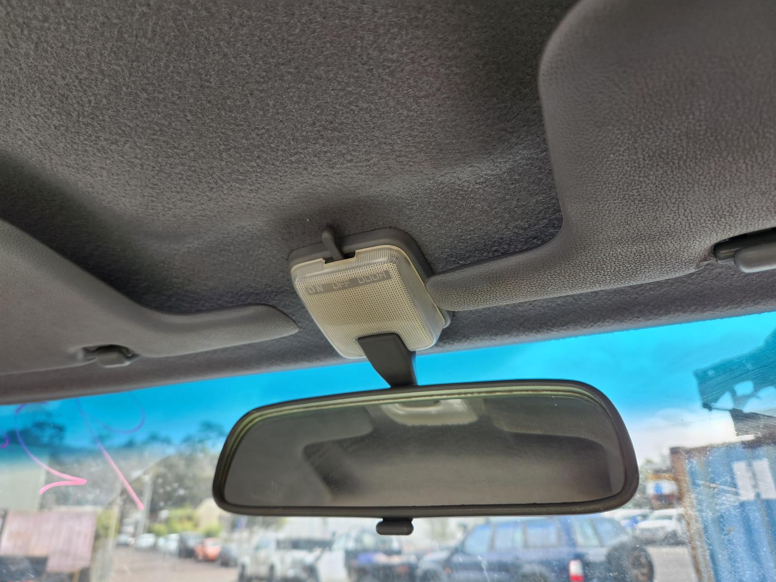 View Toyota Hilux 2000 2 Door Pickup
