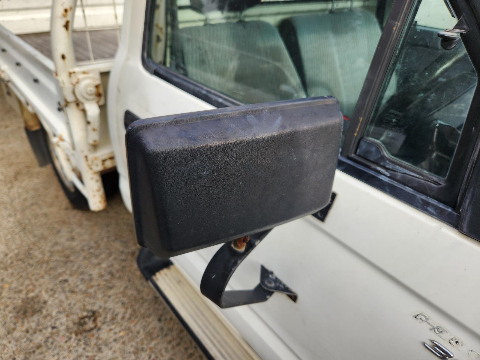 View Toyota Hilux 2000 2 Door Pickup