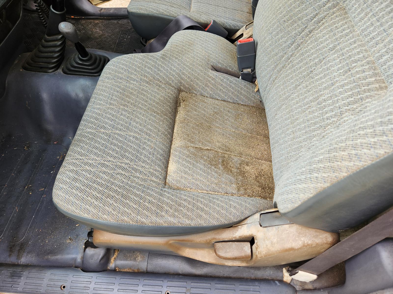 View Toyota Hilux 2000 2 Door Pickup