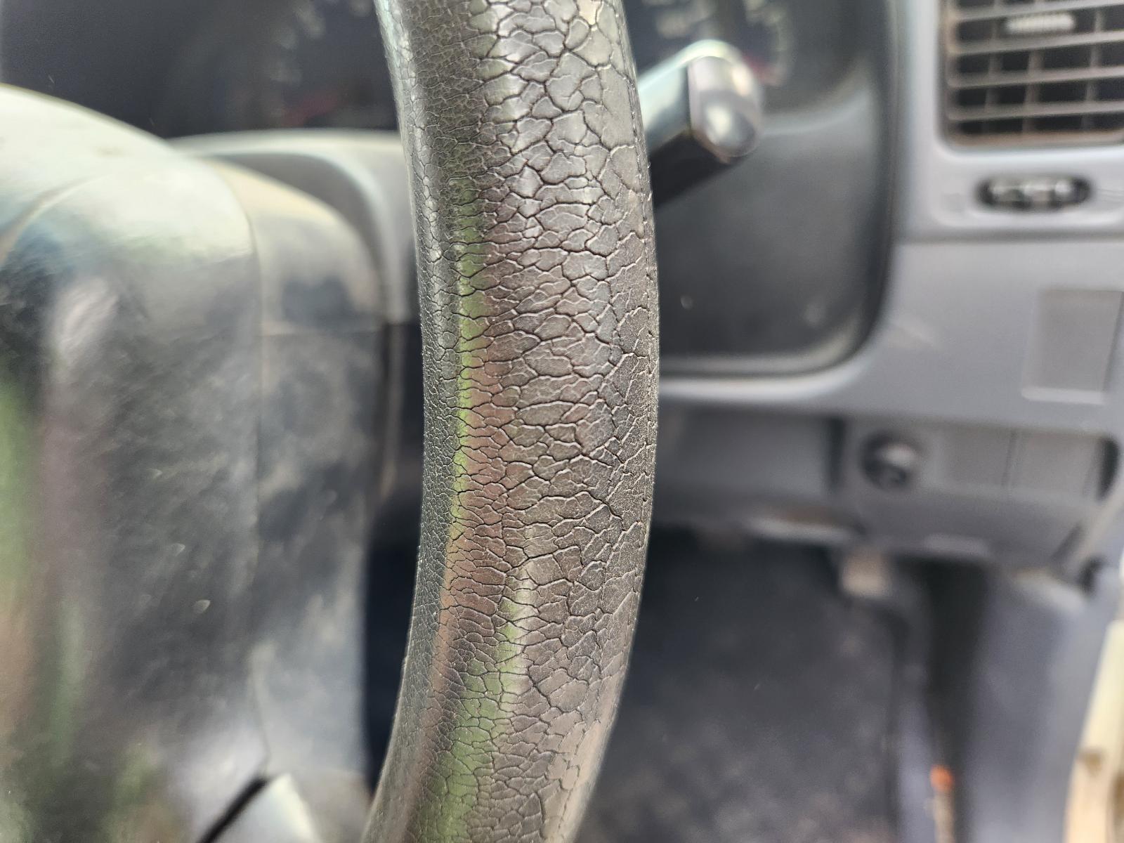 View Toyota Hilux 2000 2 Door Pickup