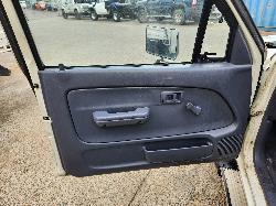 View Toyota Hilux 2000 2 Door Pickup
