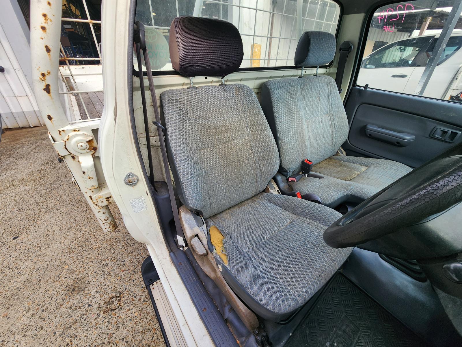 View Toyota Hilux 2000 2 Door Pickup