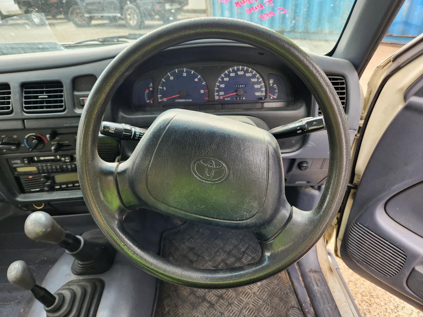 View Toyota Hilux 2000 2 Door Pickup